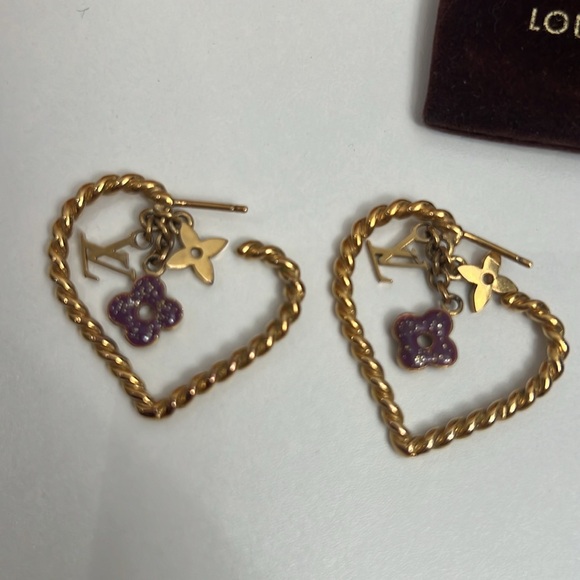LOUIS VUITTON GOLD Heart Shaped EARRINGS - Picture 2 of 6